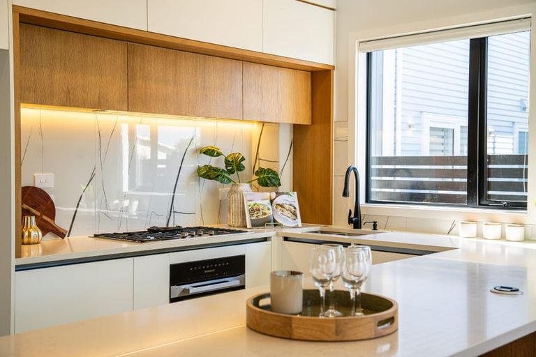 Photo of property in 206a Clovelly Road, Bucklands Beach, Auckland, 2012