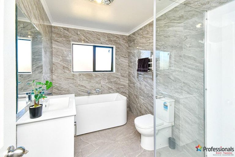 Photo of property in 6 Chayward Place, Mangere, Auckland, 2022