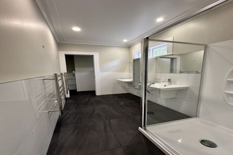 Photo of property in 15 Cambridge Terrace, Devonport, Auckland, 0624