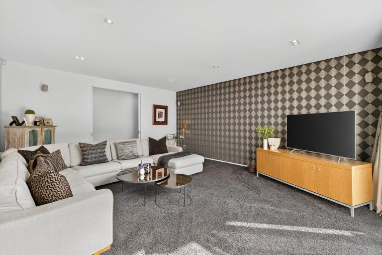 Photo of property in 35 Birkdale Drive, Shirley, Christchurch, 8061