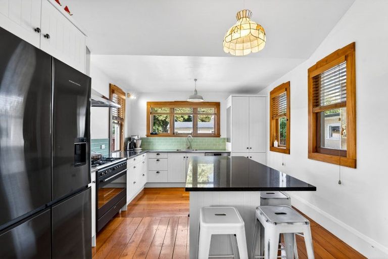 Photo of property in 76 Vigor Brown Street, Napier South, Napier, 4110