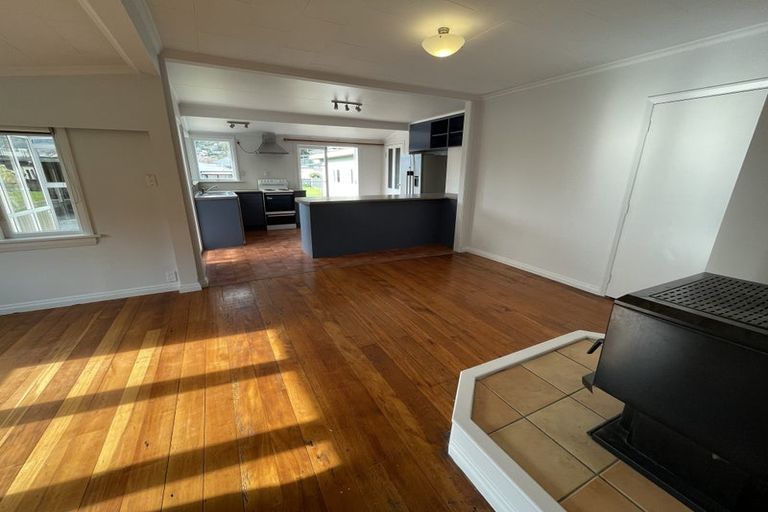 Photo of property in 24 Durham Street, Picton, 7220