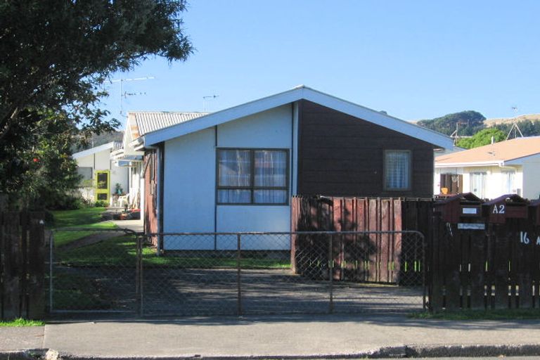 Photo of property in 5/16 Ngatitoa Street, Takapuwahia, Porirua, 5022