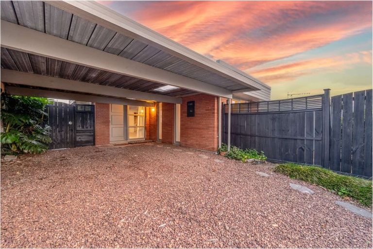 Photo of property in 2/310 Bucklands Beach Road, Bucklands Beach, Auckland, 2012