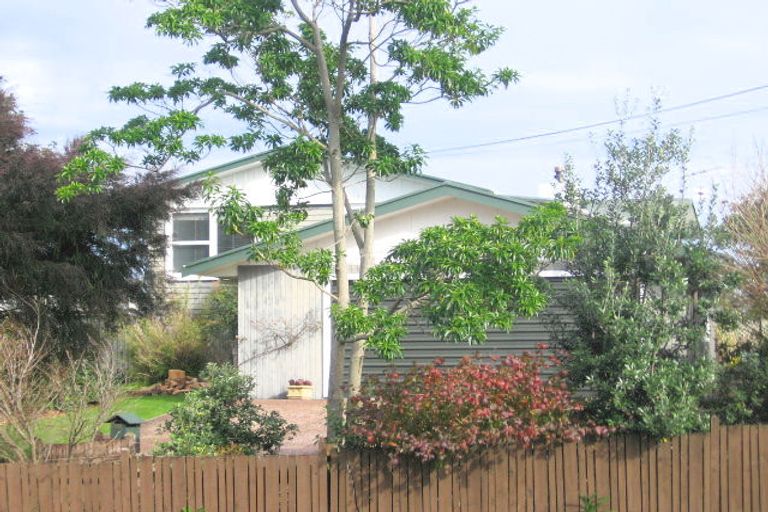 Photo of property in 212 Don Buck Road, Massey, Auckland, 0614