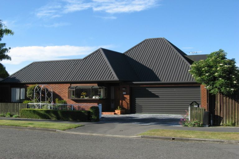Photo of property in 26 Broadfell Avenue, Avonhead, Christchurch, 8042