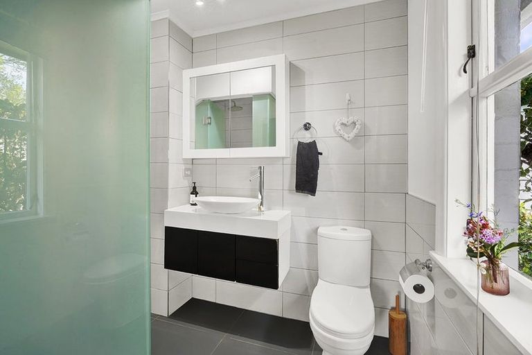 Photo of property in 24 Casey Avenue, Fairfield, Hamilton, 3214