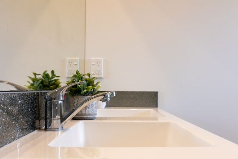 Photo of property in 7 Simpson Crescent, Raumati Beach, Paraparaumu, 5032