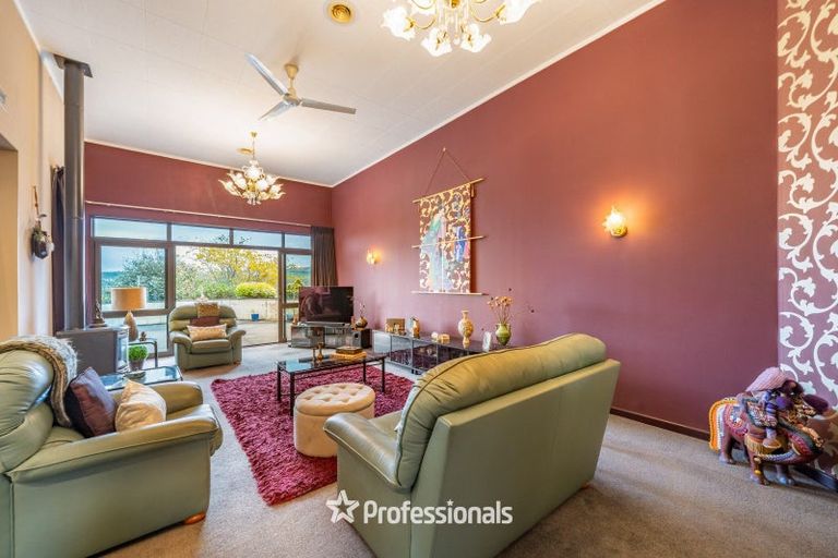 Photo of property in 1 Aldersgate Grove, Stokes Valley, Lower Hutt, 5019