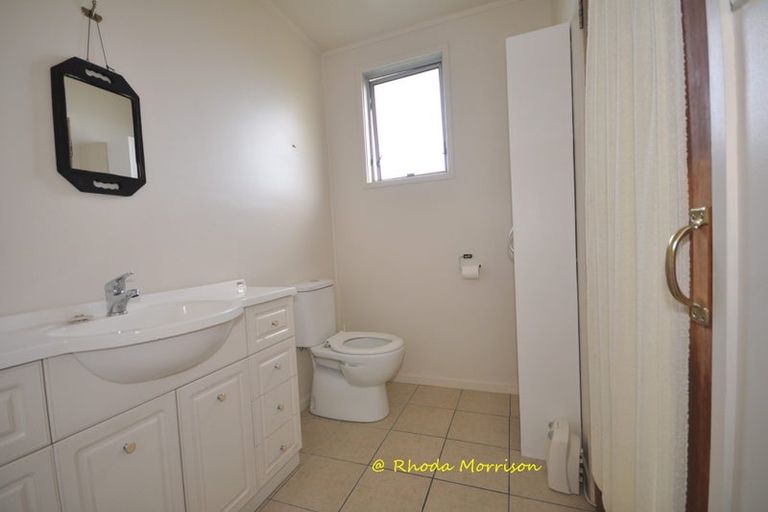 Photo of property in 8 Heaths Way, Pahi, Paparoa, 0571