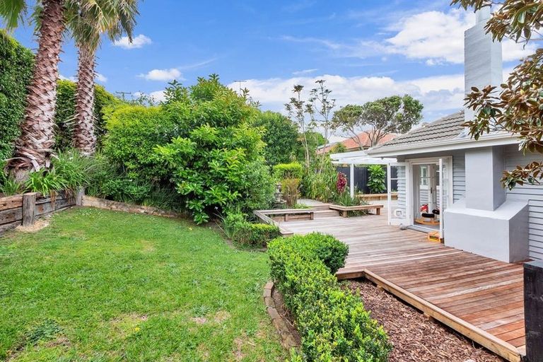 Photo of property in 1/53 Corunna Road, Milford, Auckland, 0620