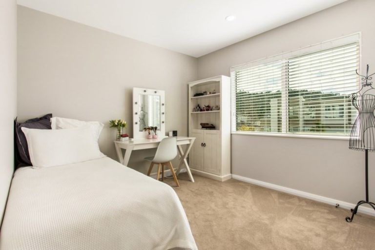 Photo of property in 57 Admirals Court Drive, Greenhithe, Auckland, 0632