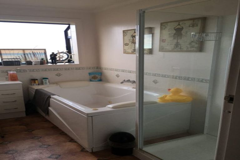 Photo of property in 90 Normandale Road, Normandale, Lower Hutt, 5010