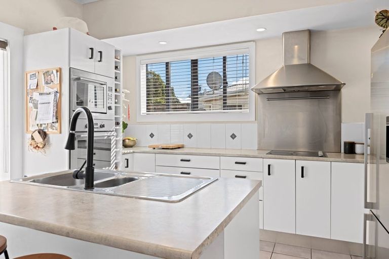 Photo of property in 12 Richmond Street, Fitzroy, New Plymouth, 4312