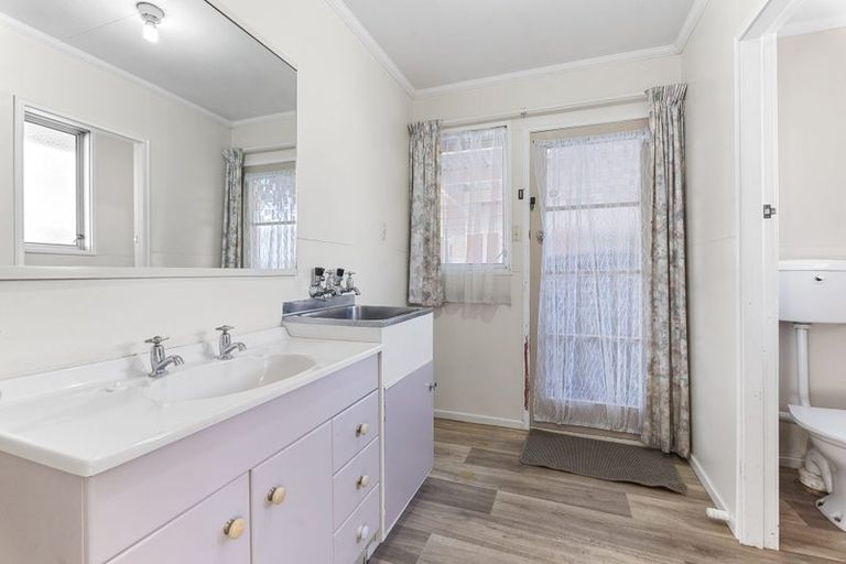 Photo of property in 1/117 Seaview Road, Westown, New Plymouth, 4310