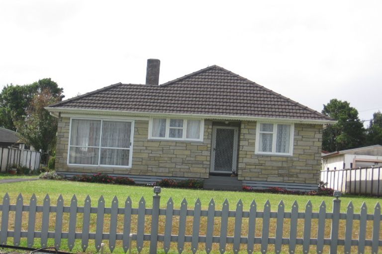 Photo of property in 11 Kelkirk Street, Kelston, Auckland, 0602