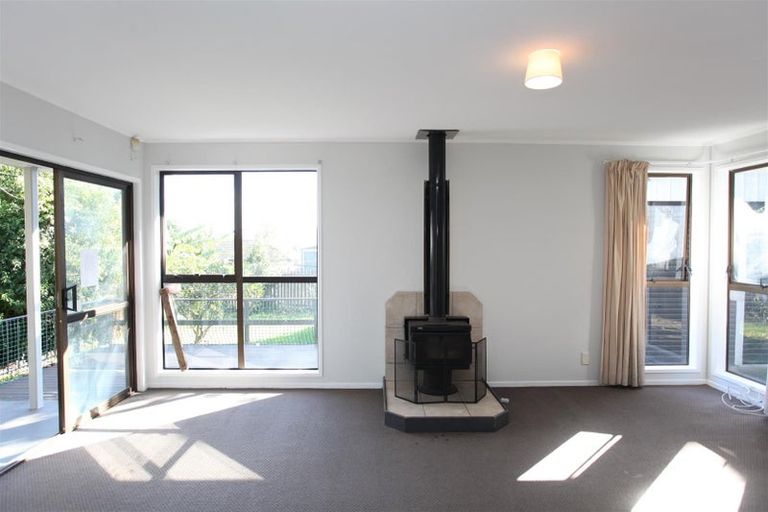Photo of property in 11 Montego Place, Weymouth, Auckland, 2103