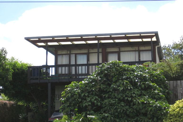 Photo of property in 35 Neptune Avenue, Beach Haven, Auckland, 0626