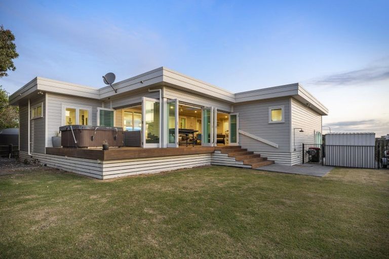 Photo of property in 10 Mariri Place, Waitarere Beach, Levin, 5510