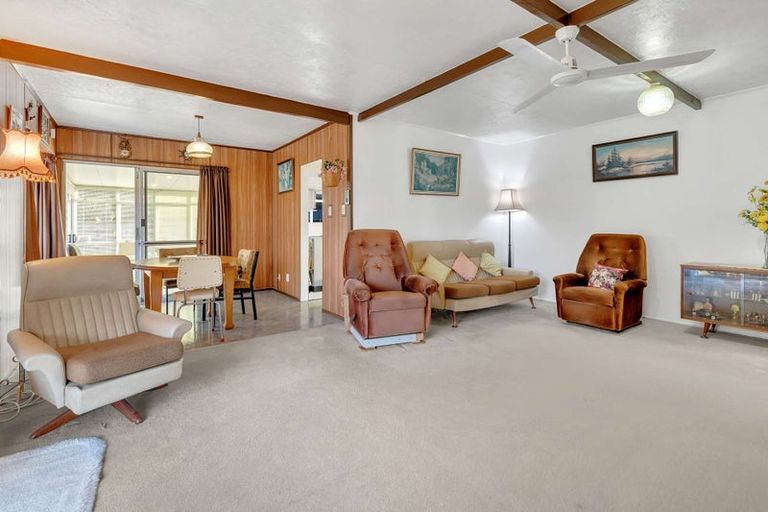 Photo of property in 1 Milsom Place, Te Puke, 3119