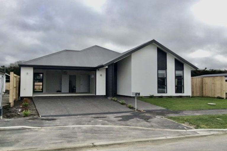 Photo of property in 17 Robert Duncan Road, Belfast, Christchurch, 8051