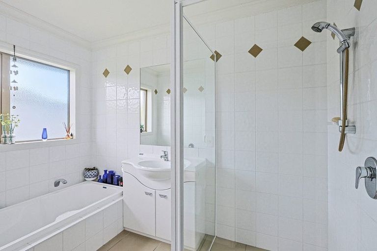 Photo of property in 9 Russell Robertson Drive, Havelock North, 4130