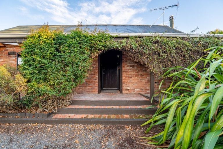 Photo of property in 3 Allan Street, Waimate, 7924