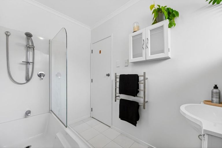 Photo of property in 1/3 Butterworth Drive, Glendene, Auckland, 0602