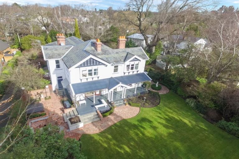 Photo of property in Chilcombe Homestead, 4 Medbury Terrace, Fendalton, Christchurch, 8041