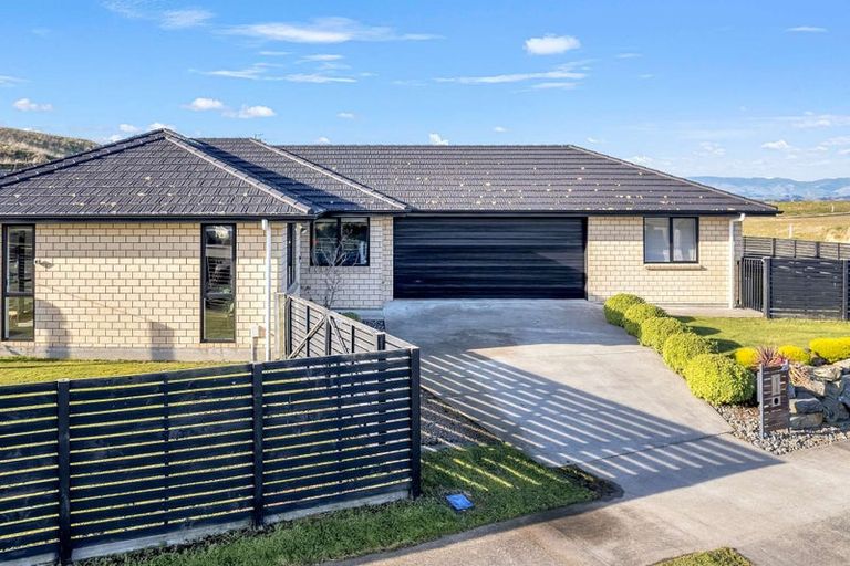 Photo of property in 28 Macdonald Heights, Feilding, 4702