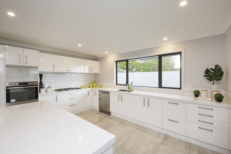 Photo of property in 5 Grand Oaks Drive, Awapuni, Palmerston North, 4412