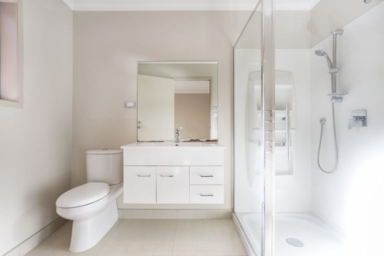 Photo of property in 12 Horizon View Road, Oteha, Auckland, 0632