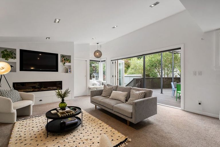 Photo of property in 21 Chamberlain Road, Karori, Wellington, 6012