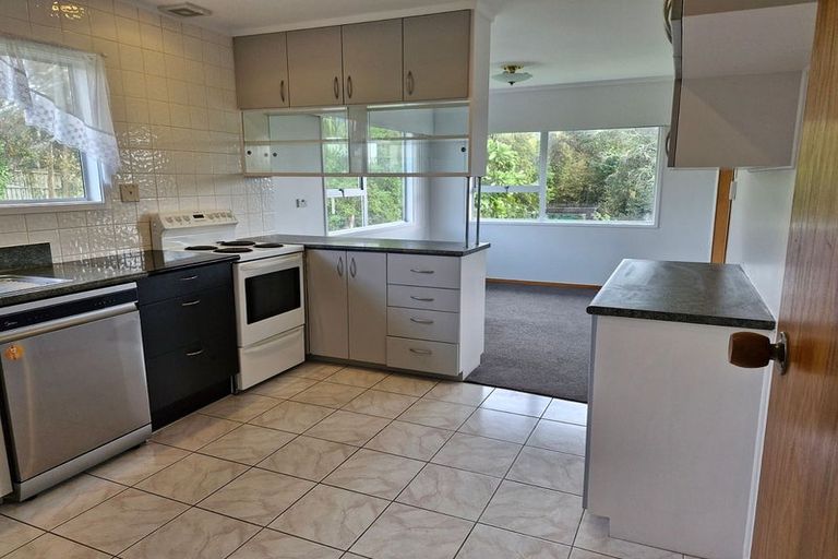 Photo of property in 2 Alexander Avenue, Torbay, Auckland, 0630