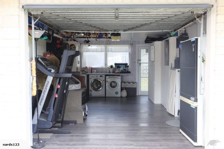 Photo of property in 2/4 Lionel Sharp Place, Pukekohe, 2120