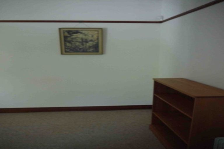 Photo of property in 1/1 San Sebastian Road, Kelburn, Wellington, 6012