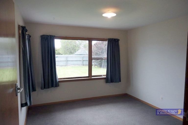 Photo of property in 120 Grimseys Road, Redwood, Christchurch, 8051