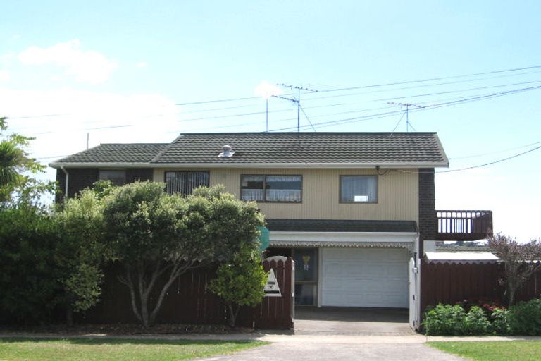 Photo of property in 2/36 Beechwood Road, Rothesay Bay, Auckland, 0630