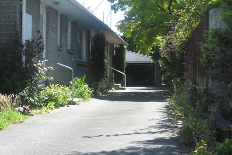 Photo of property in 2/37 Lochee Road, Upper Riccarton, Christchurch, 8041