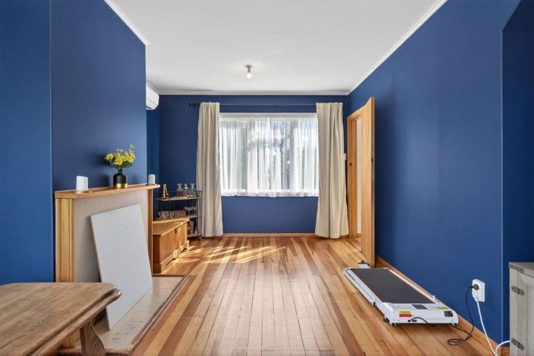 Photo of property in 4 Renfrew Place, Highbury, Palmerston North, 4412