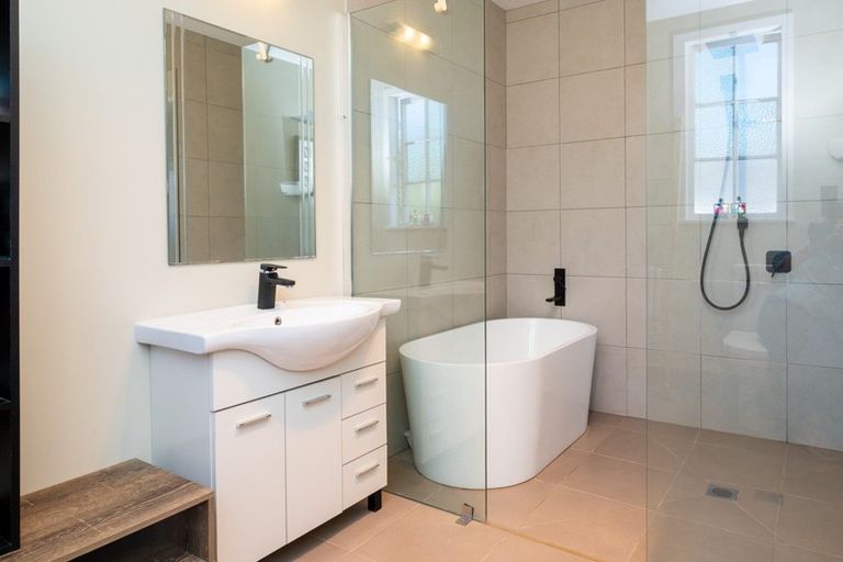 Photo of property in 17 Pukeko Place, Westshore, Napier, 4110