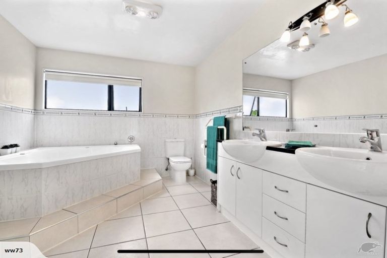 Photo of property in 103 Hugh Green Drive, Pinehill, Auckland, 0632