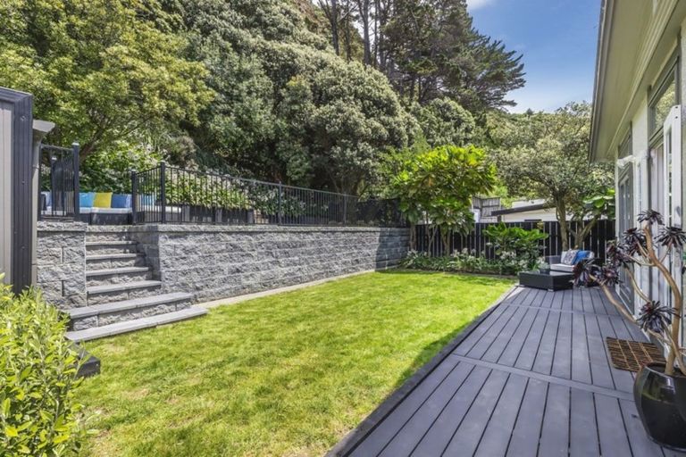 Photo of property in 167 Breaker Bay Road, Breaker Bay, Wellington, 6022