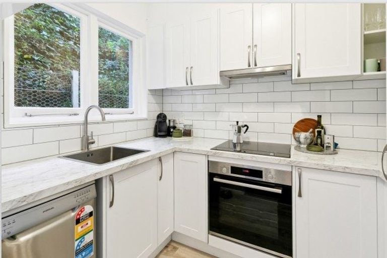 Photo of property in 3/31 Homebush Road, Khandallah, Wellington, 6035