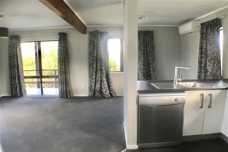 Photo of property in 1/36 Cyclarama Crescent, Massey, Auckland, 0614