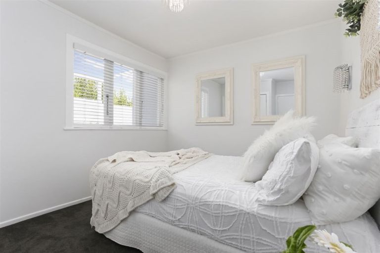 Photo of property in 4a Tiroroa Avenue, Te Atatu South, Auckland, 0610