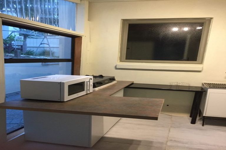 Photo of property in 19 Oakford Park Crescent, Greenhithe, Auckland, 0632