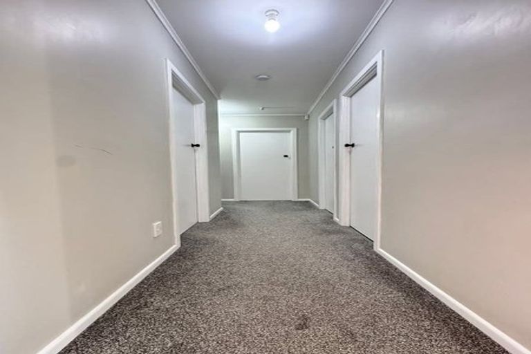 Photo of property in 8 Kerry Place, Papakura, 2110