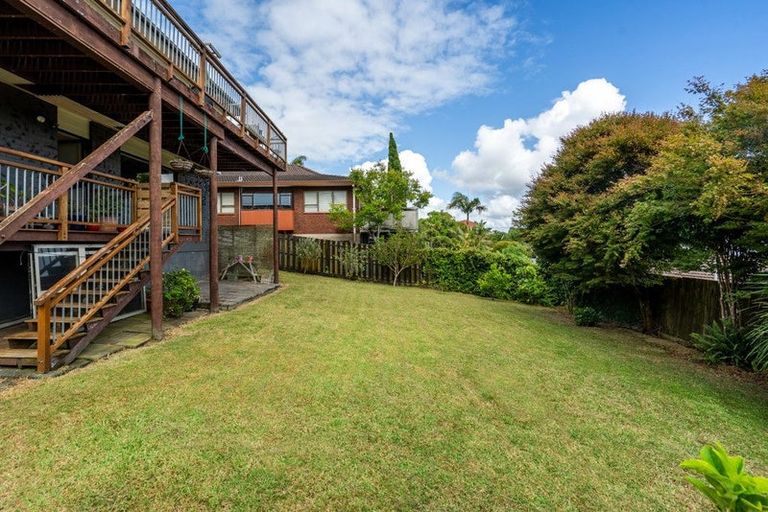 Photo of property in 1/14 Ridge Road, Waiake, Auckland, 0630