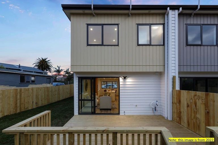 Photo of property in 14/25 Vodanovich Road, Te Atatu South, Auckland, 0610